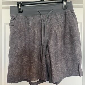 Lululemon men’s shorts Medium 7”